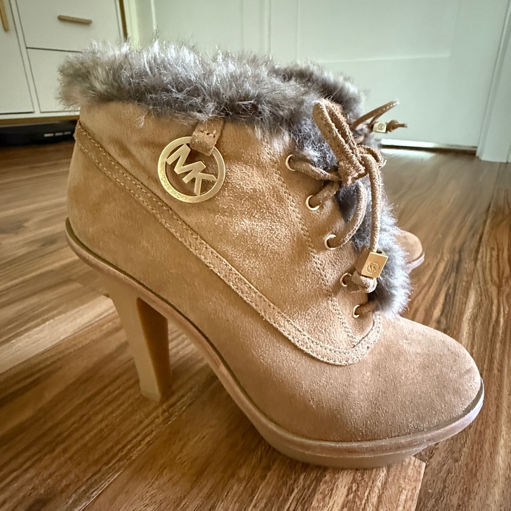 New Michael Kors Brown Fur-Trimmed Women's Heeled Lace Up Ankle Boots size 6 - Picture 2 of 14